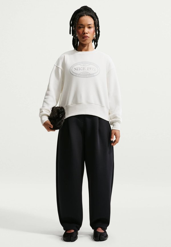Nike Sportswear W NSW TRND PHNX FLC OS CREW - Sweatshirt - sail wolf grey