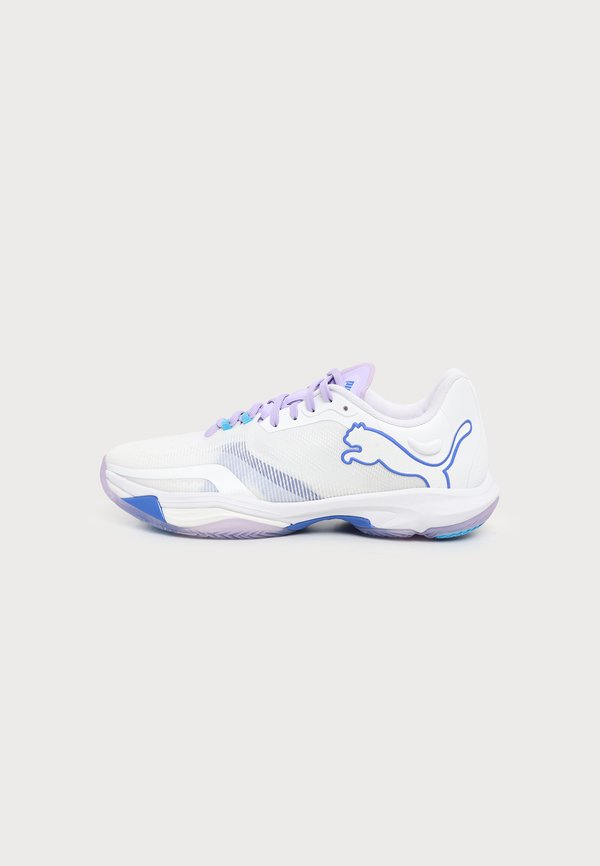 Puma VANTAGE NITRO  - Volleyball shoes - puma white/royal sapphire/light lavender