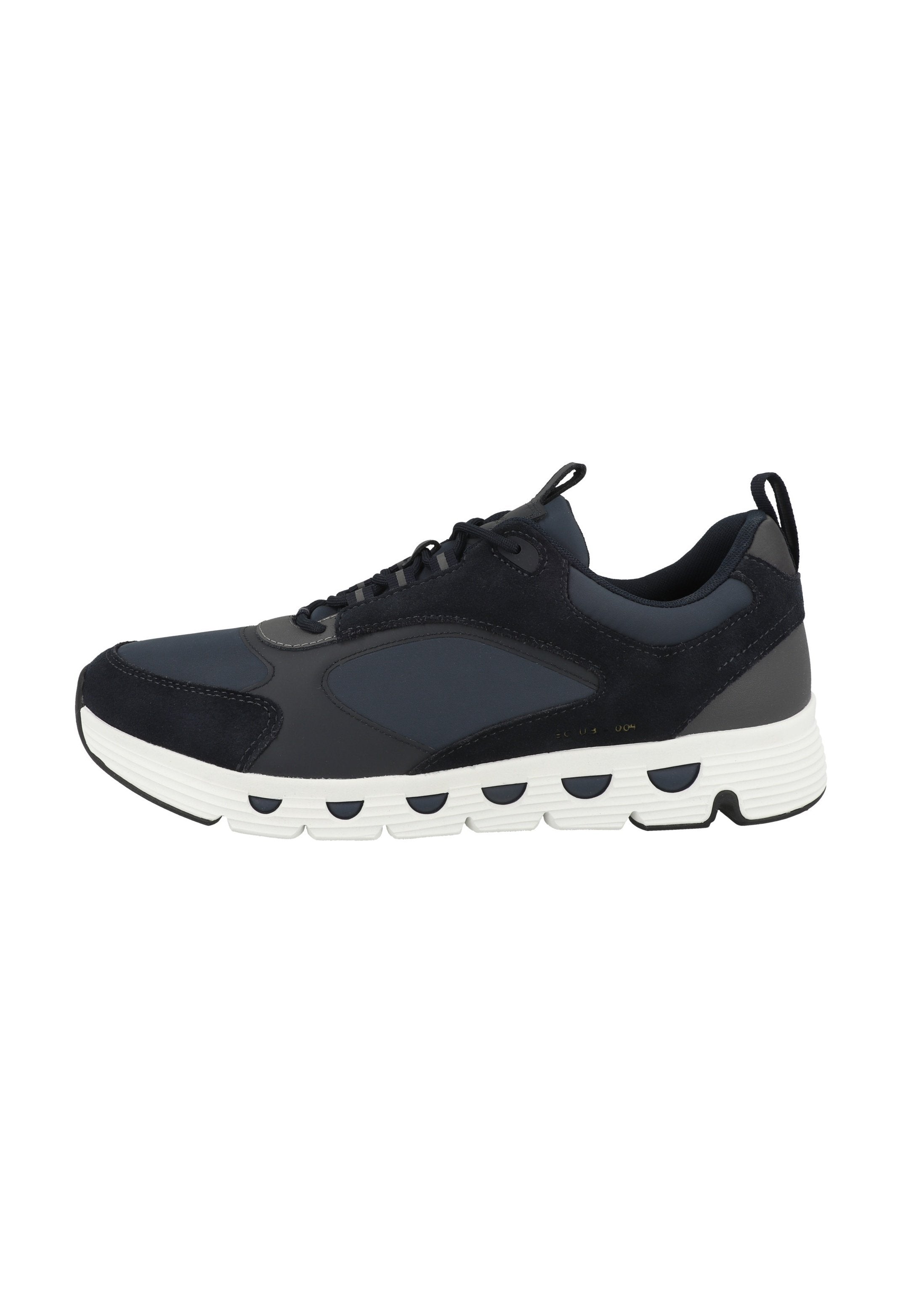 Sportlicher Schuh mit einem Obermaterial aus marineblauem und grauem Wildleder, weißer strukturierten Gummisohle und schwarzen Akzenten. Schnürdesign mit gepolsterter Lasche.