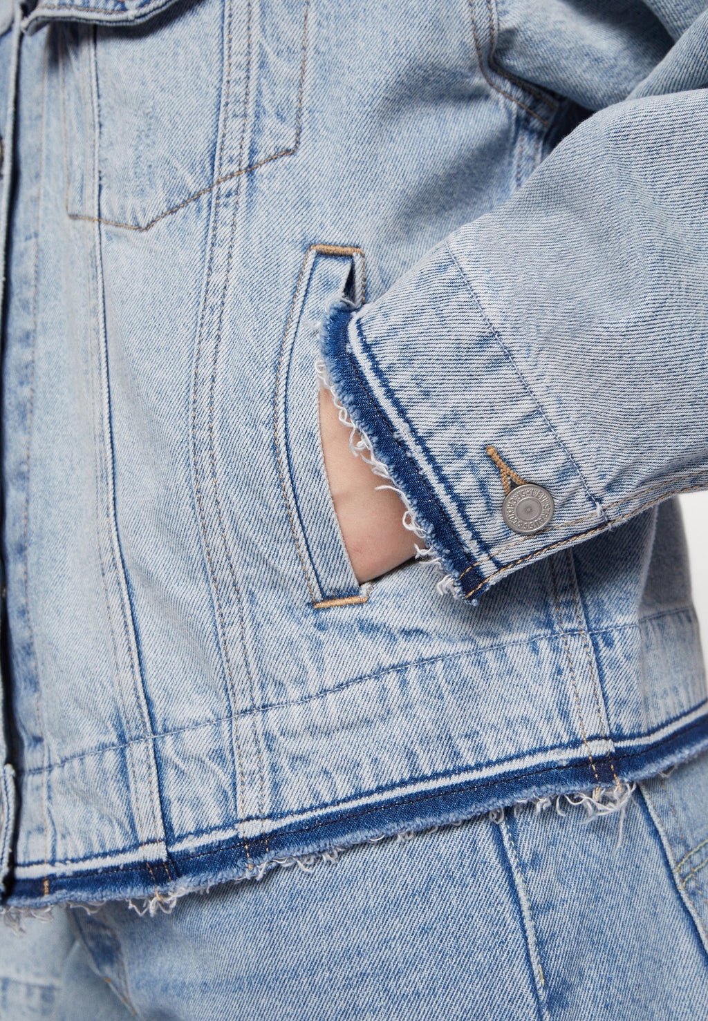 Levi's® CUSTOMIZED 90S TRUCKER