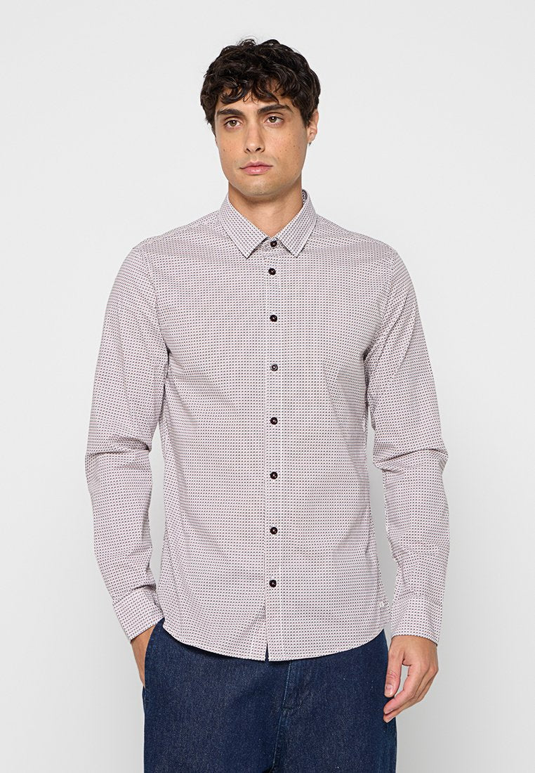 REGULAR FIT  Media 1
