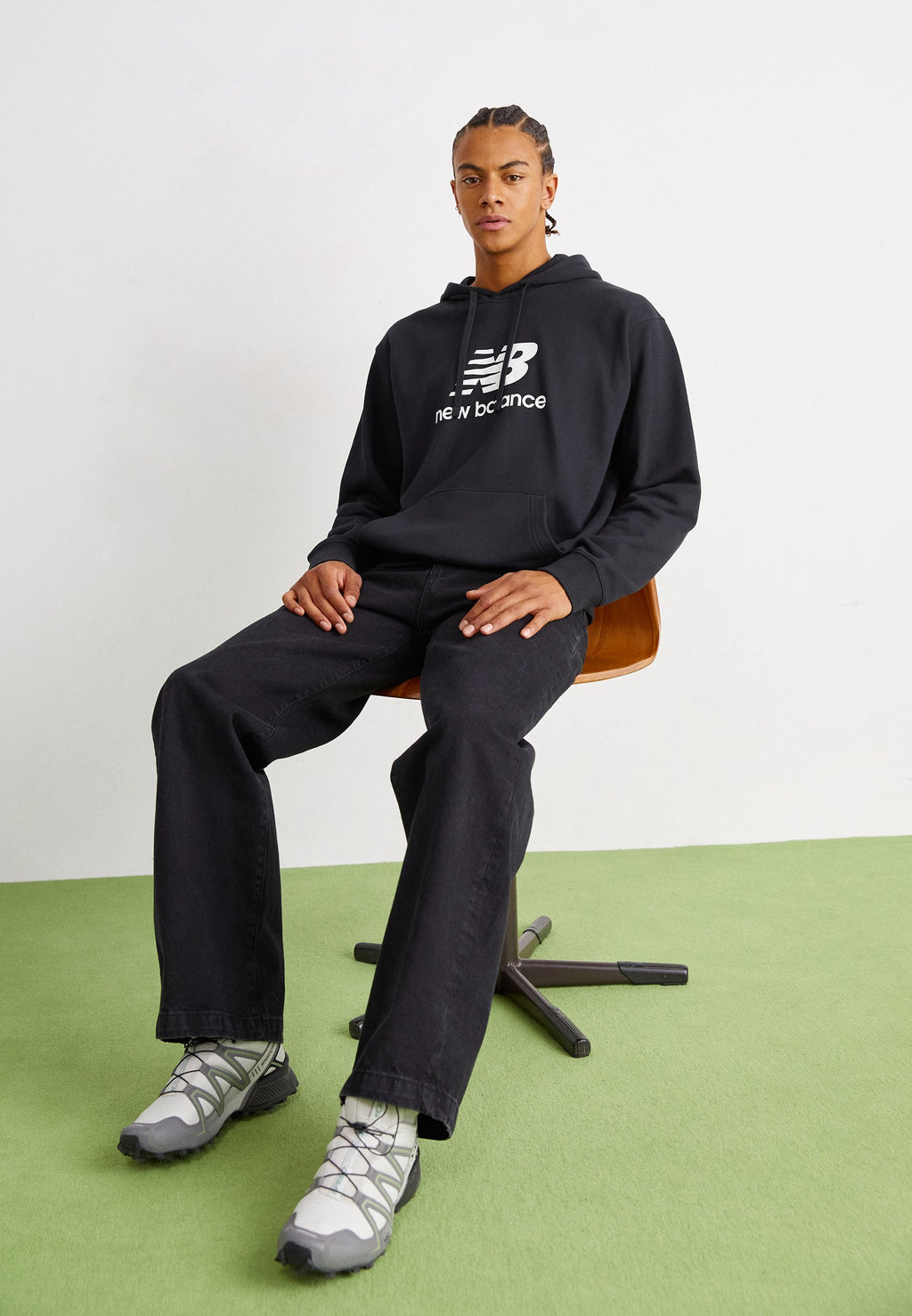 New Balance SPORT ESSENTIALS STACKED LOGO