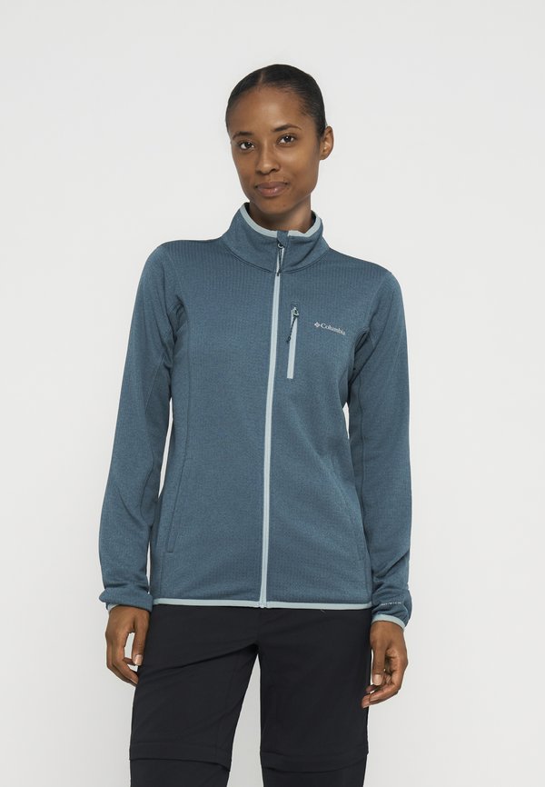 Columbia ESSENTIAL HIKE