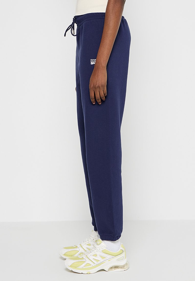 DKNY Sport