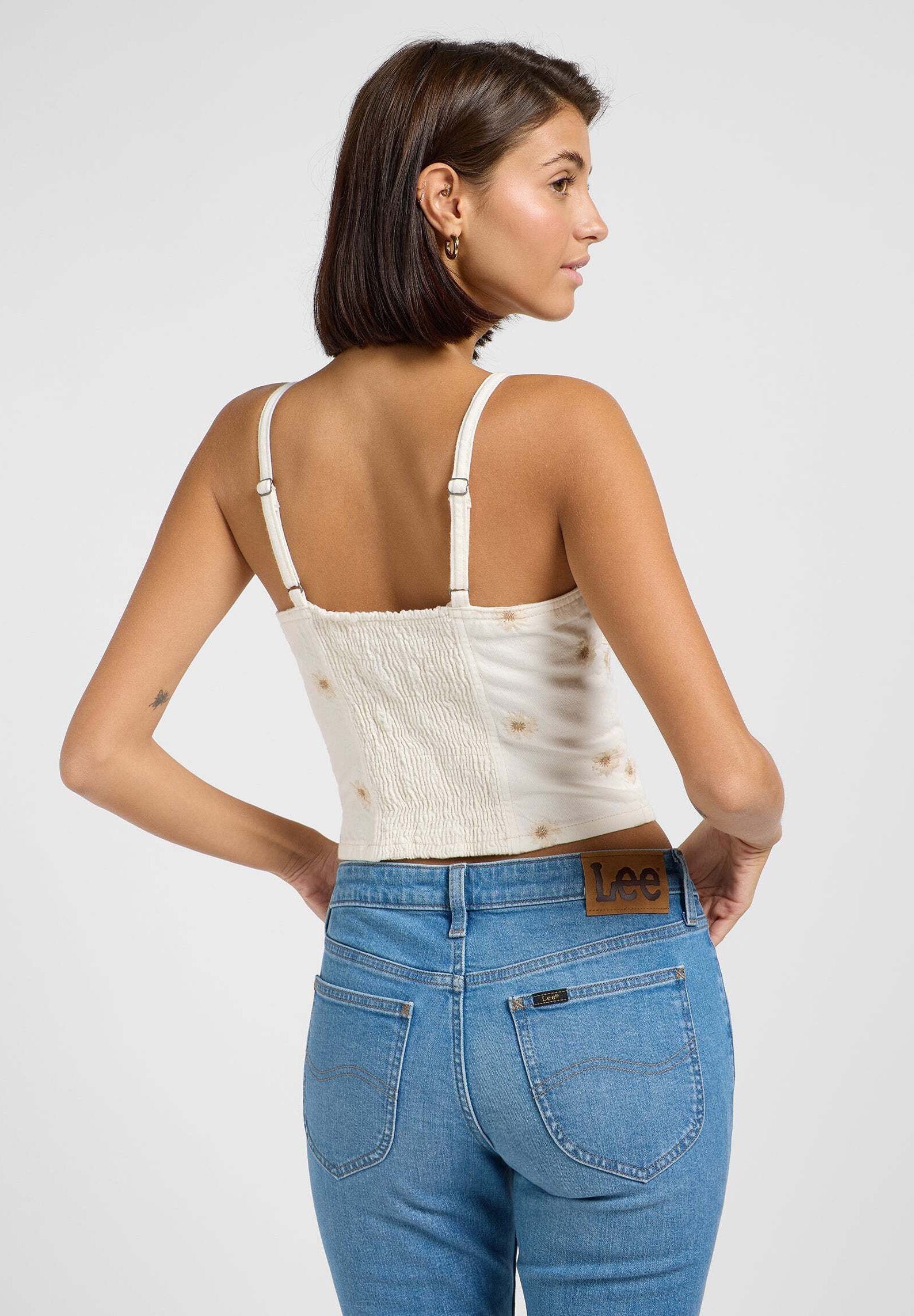 Lee EMBROIDERY