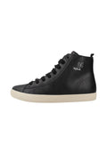Schwarze high-top Sneakers aus Leder mit strukturiertem Finish, ausgestattet mit schwarzen Schnürsenkeln, einer cremefarbenen Gummisohle und einem dezenten Logodetail.