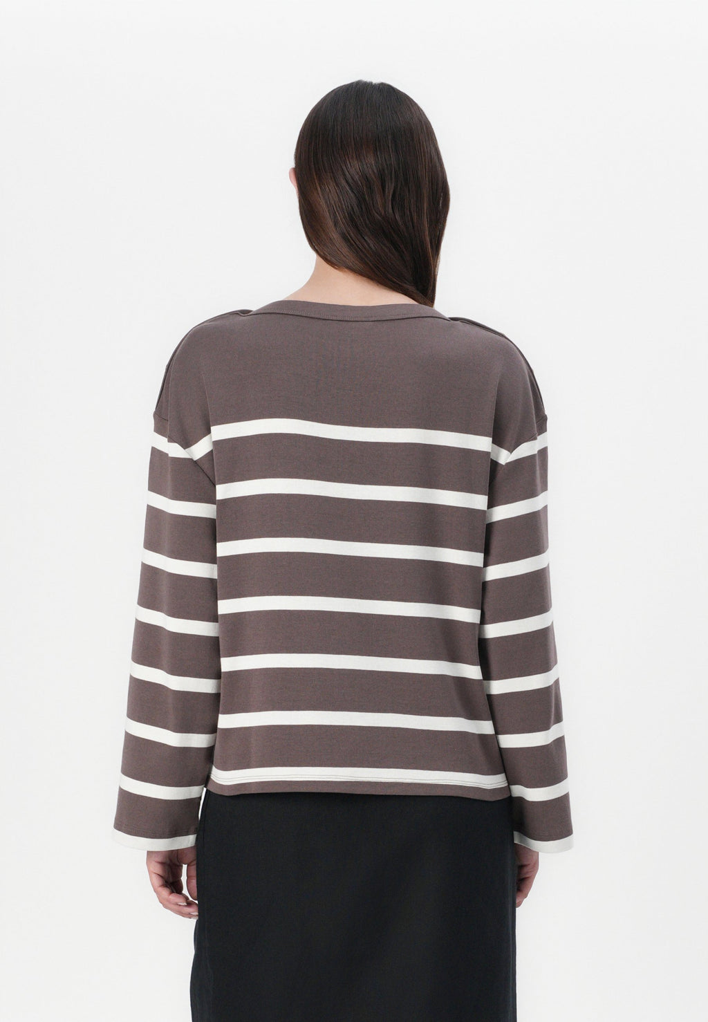 BUTTON BOAT TEE Media 4