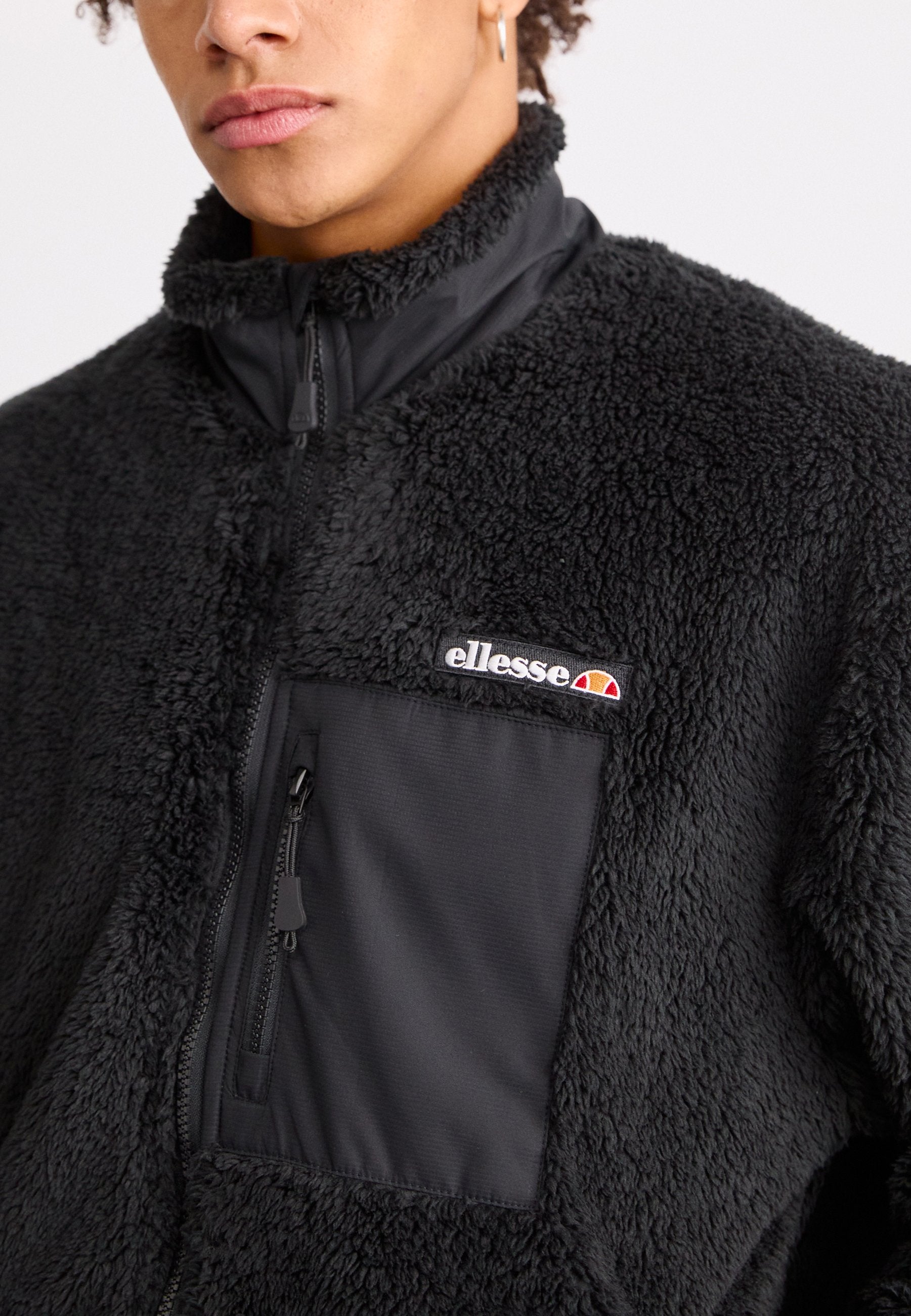 Ellesse CERVACOL