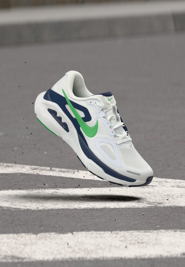 Nike Performance STRUCTURE PLUS - Road running shoes - white/green spark/midnight navy/summit white