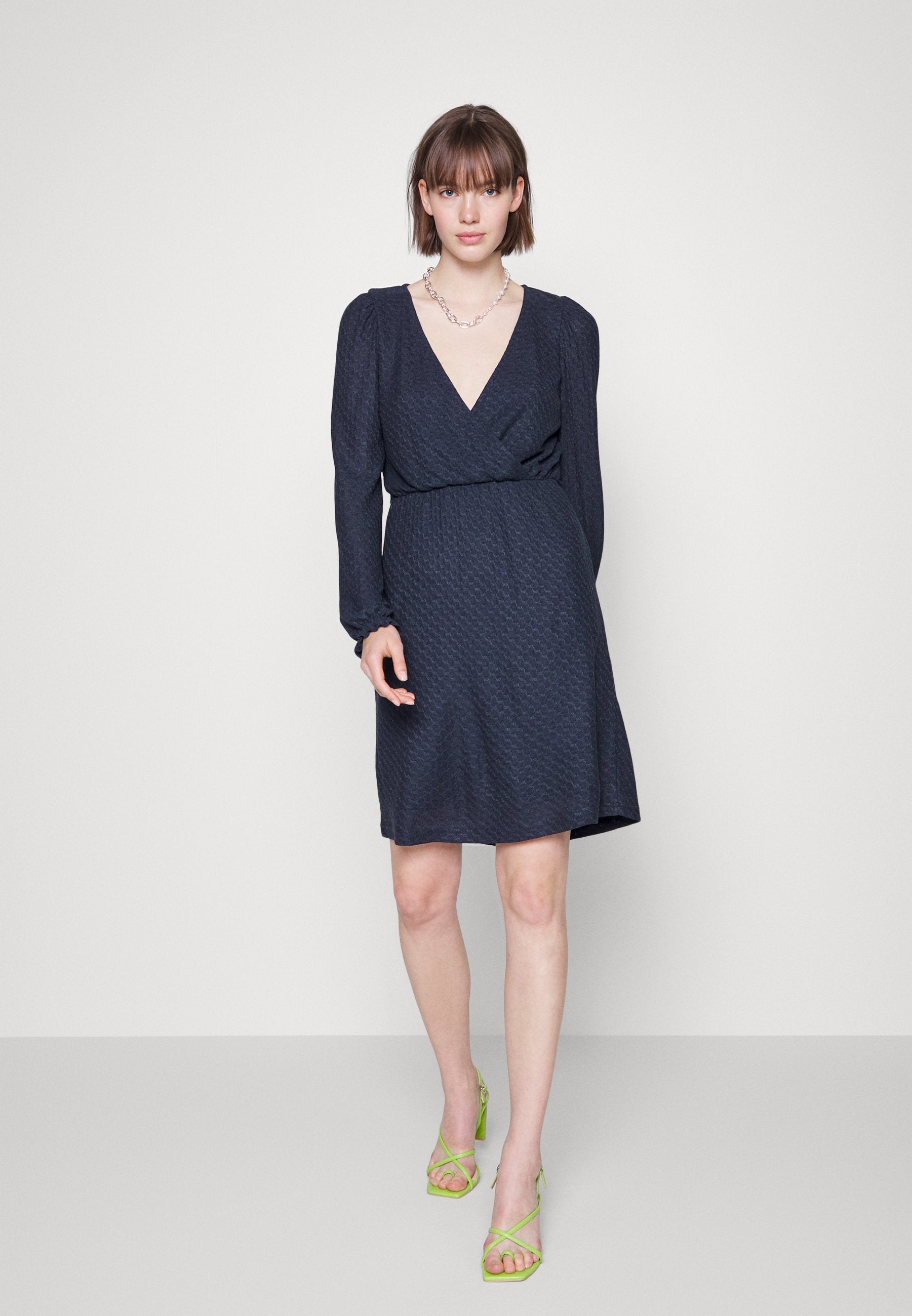 ONLSTEFFIE DRESS Media 2