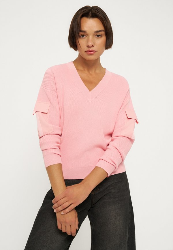 DKNY