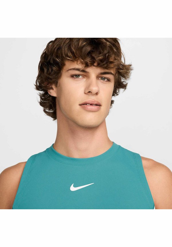 Nike Performance COURT SLAM