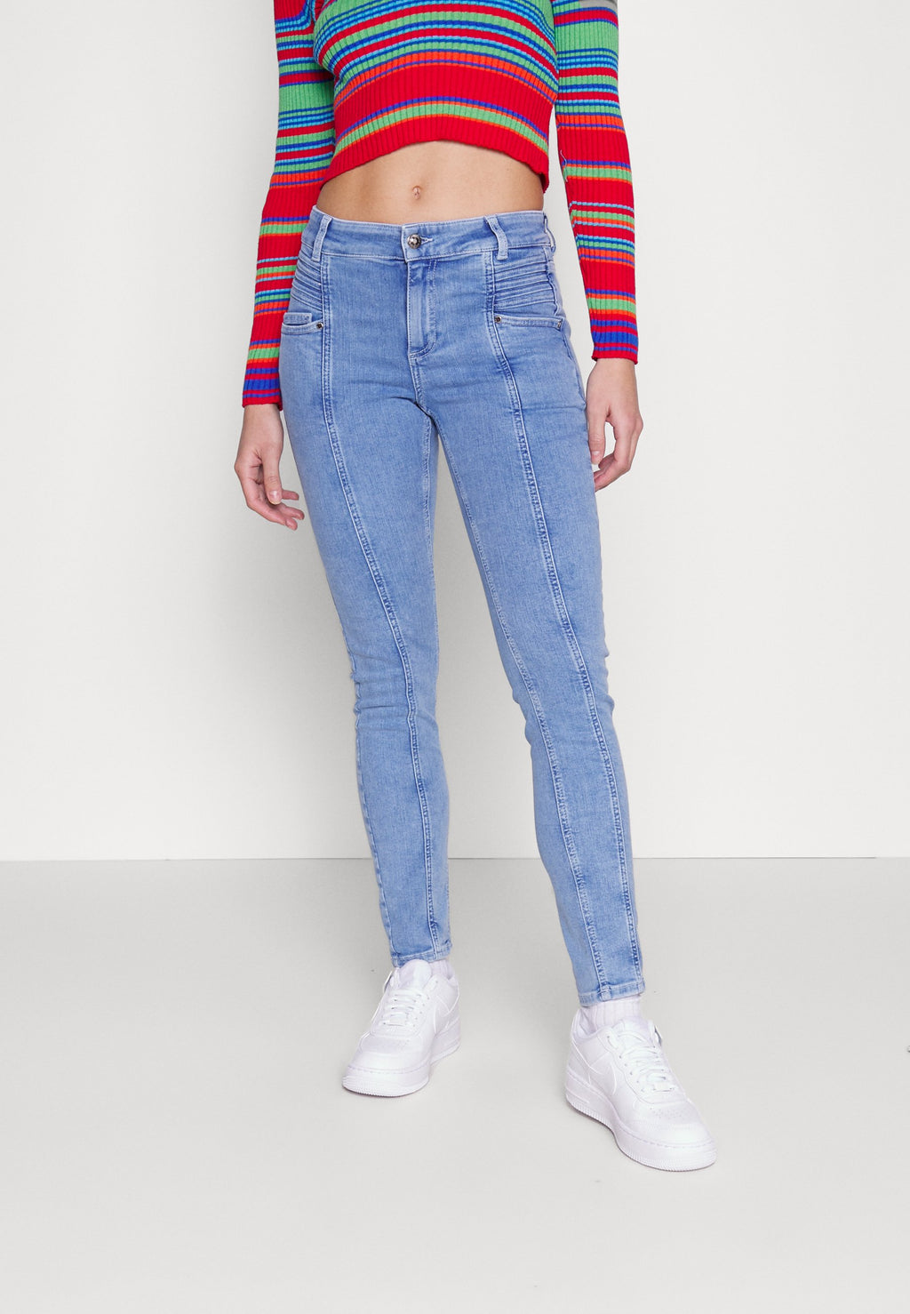 ONLBLUSH MID WAIST PLEAT BIKER  Media 3