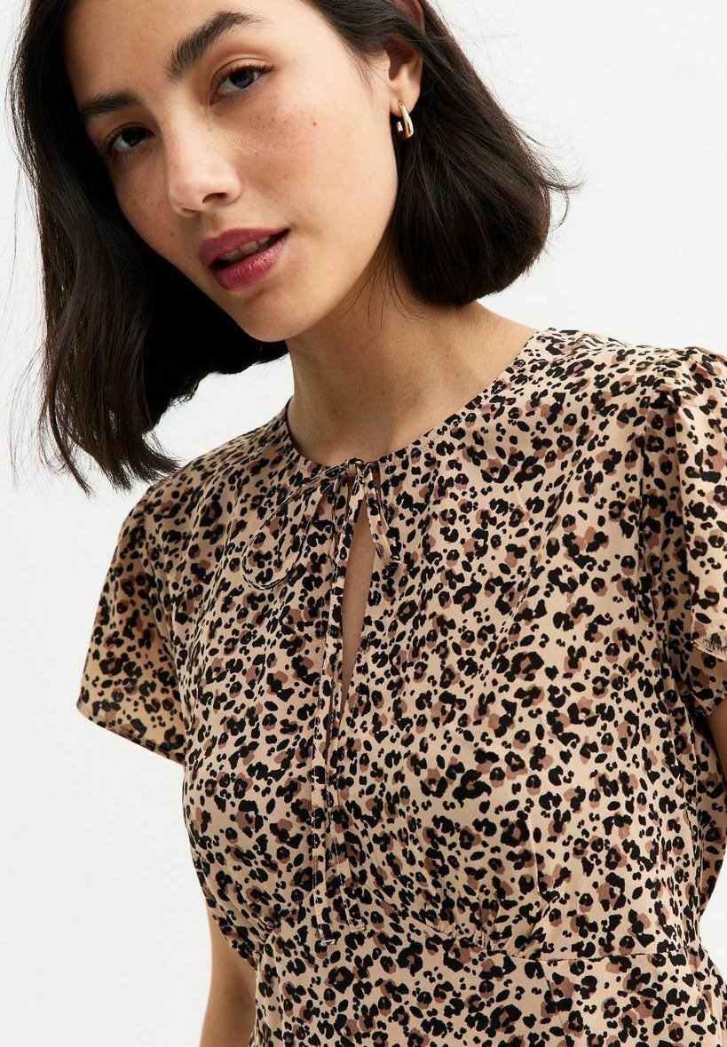 New Look LEOPARD PRINT TIE NECK MINI