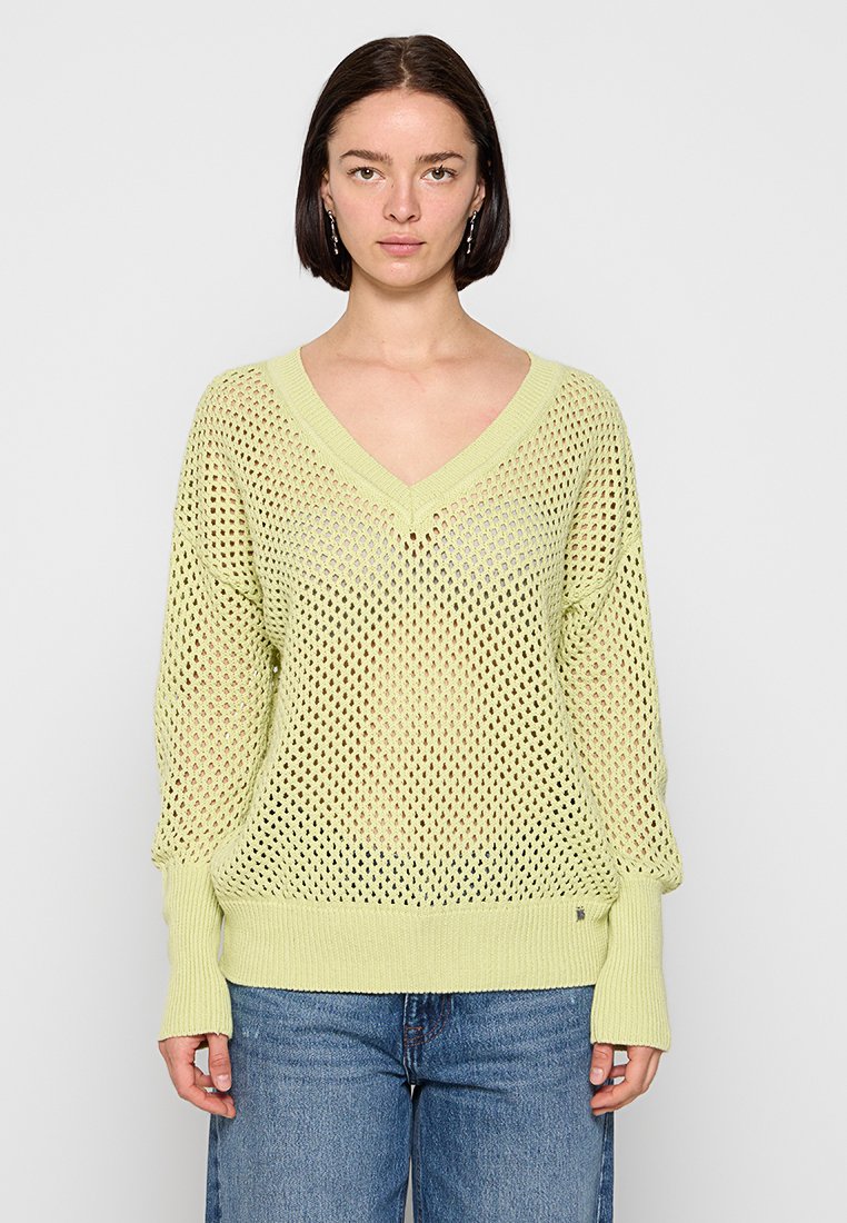 LONG SLEEVE V NECK O Media 1