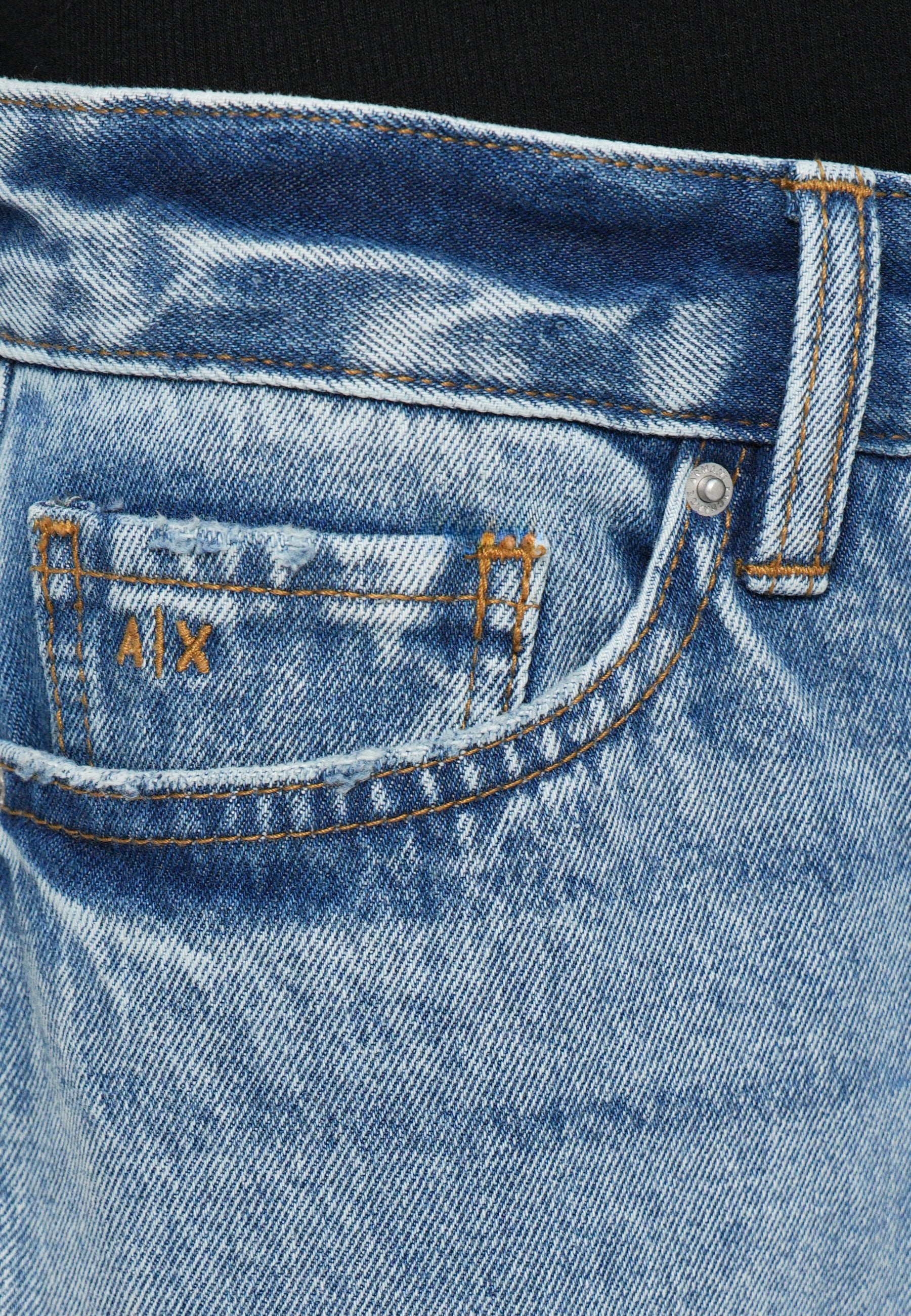 Armani Exchange Jeans Relaxed Fit Media 6