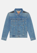 Hellblaue Jeansjacke mit klassischem Design, zwei Brusttaschen, Seitentaschen und schwarzen Schulterakzenten. Mit Druckknopfverschluss vorne.