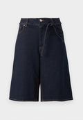 Vero Moda Curve VMCMARI WILLA  - Denim shorts - dark blue denim