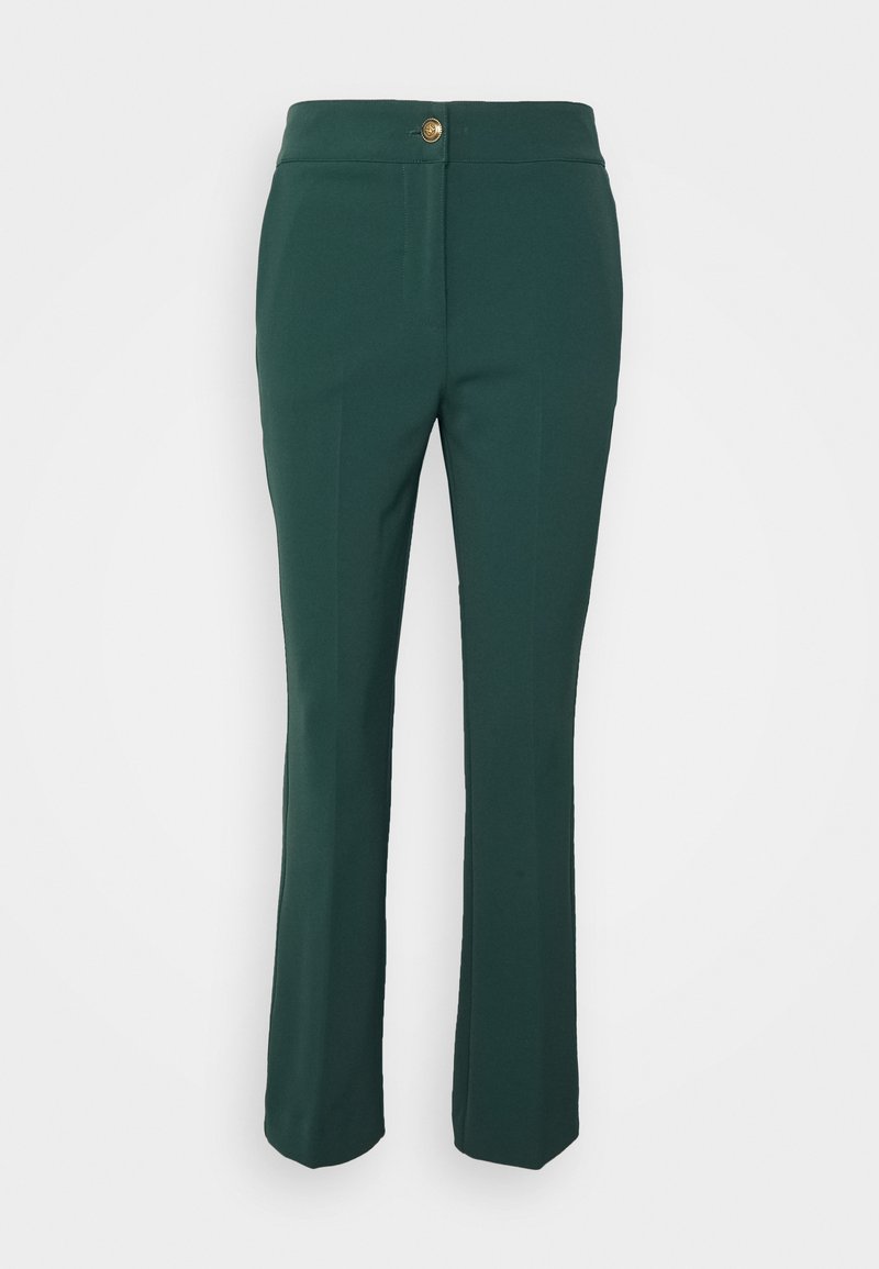 Grüne, maßgeschneiderte Hose mit glatter Textur, flachem Vorderteil, tailliertem Bund und goldfarbener Knopfverschluss.