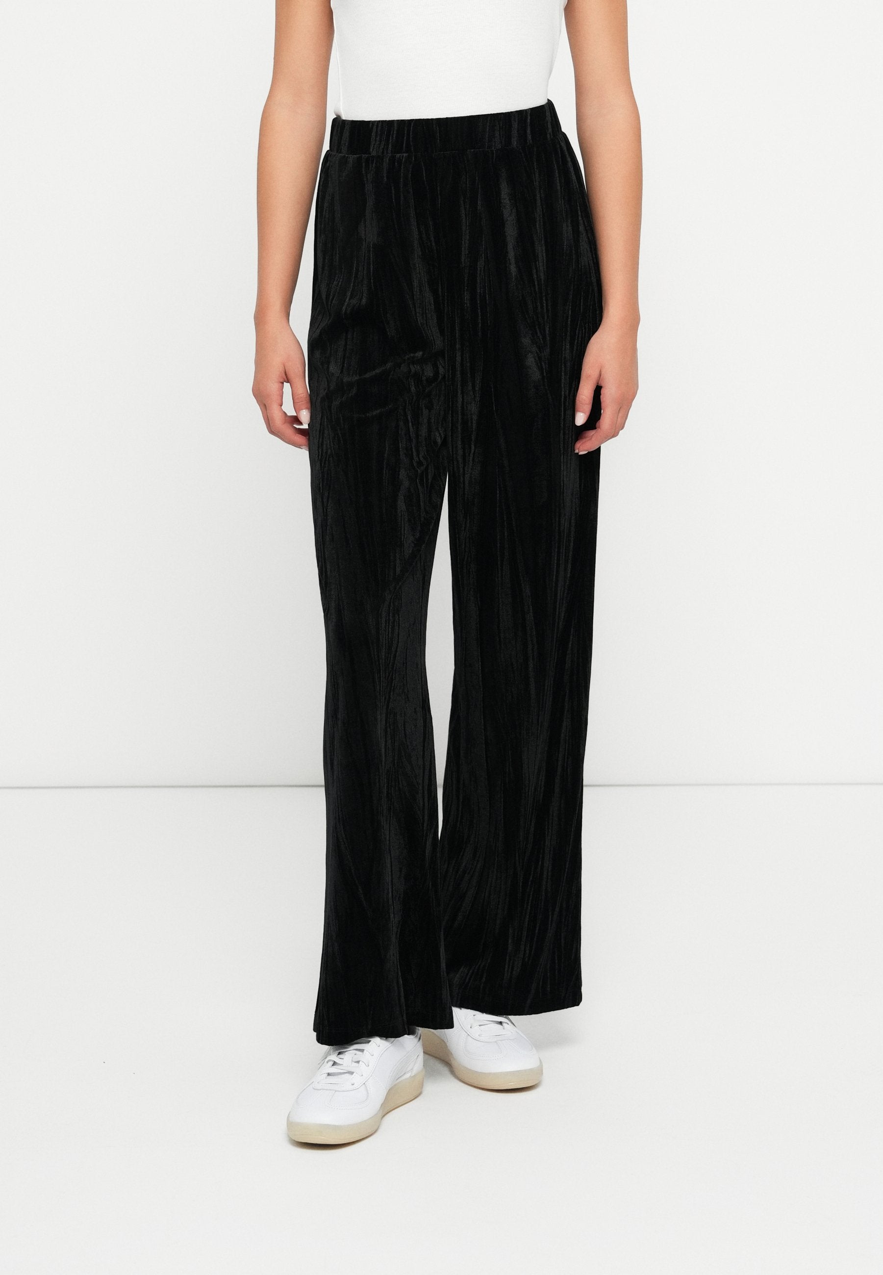 ONLVELVEA WIDE PANT  Media 3