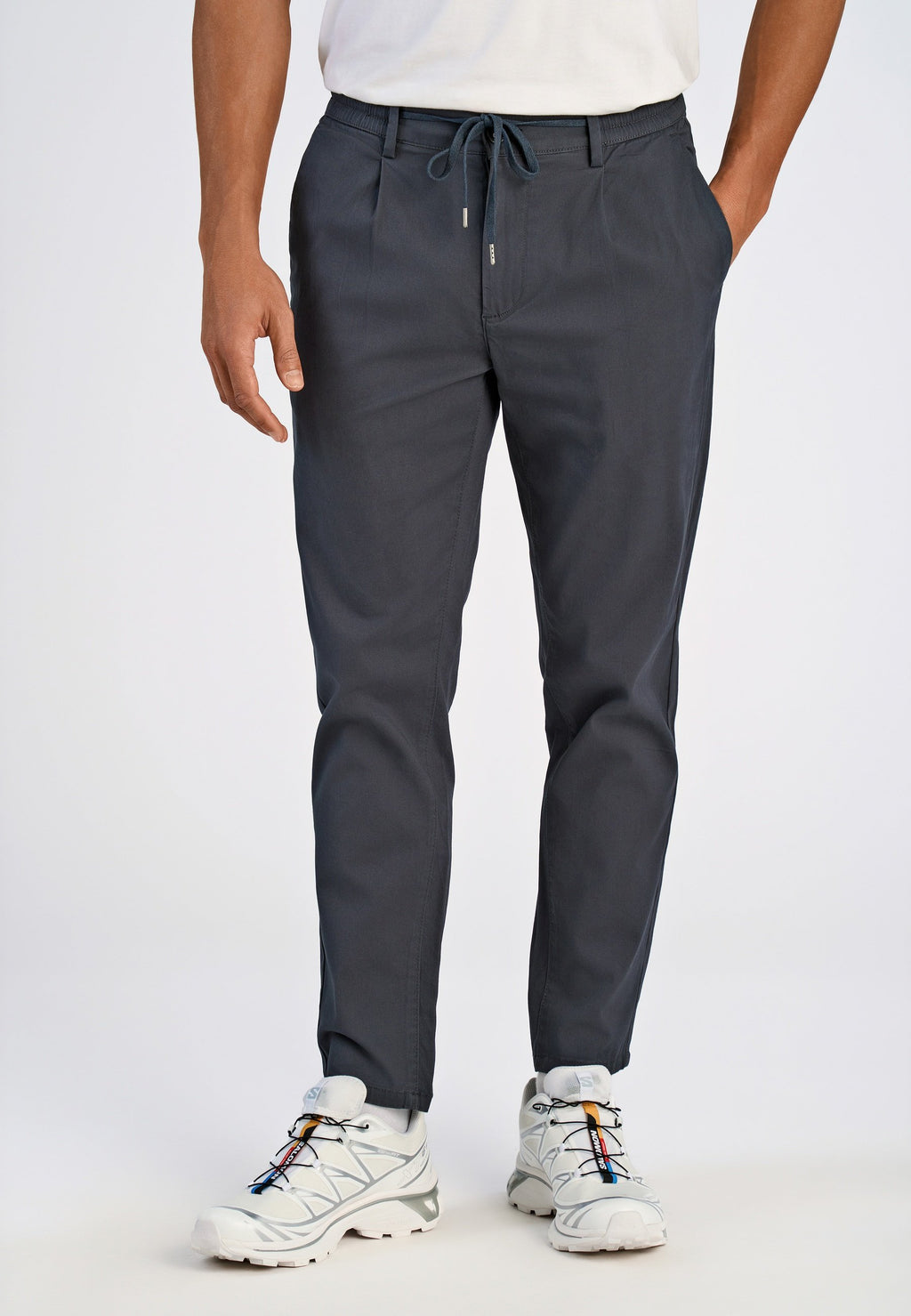 DRAWSTRING PANTS Media 3