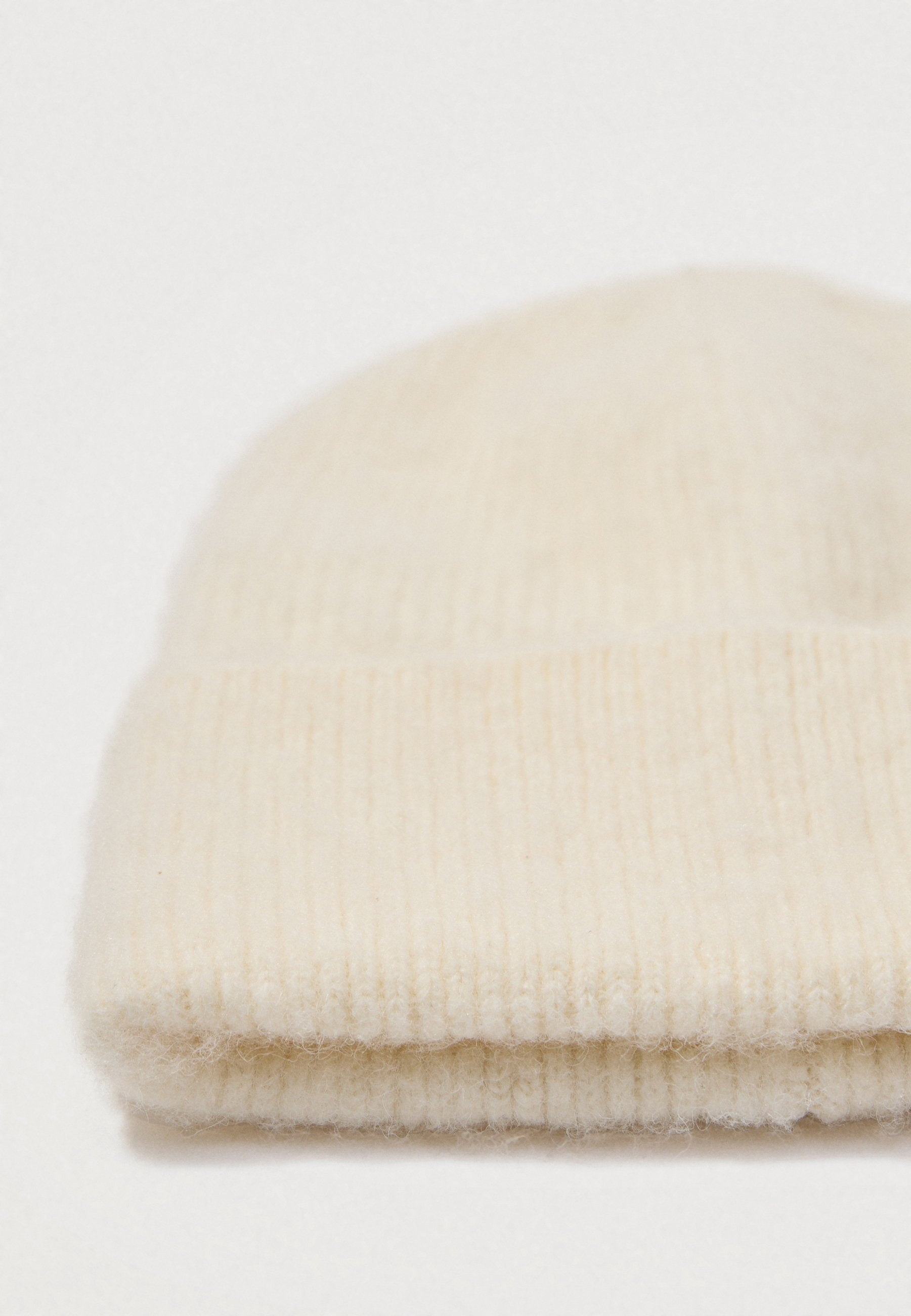 Abercrombie & Fitch FUZZY BEANIE