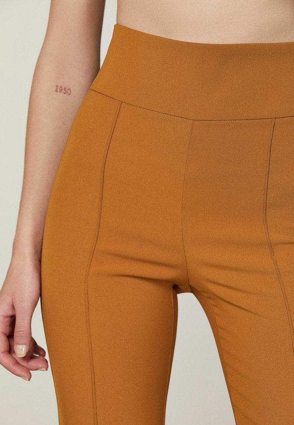 Patrizia Pepe  HIGH-WAISTED