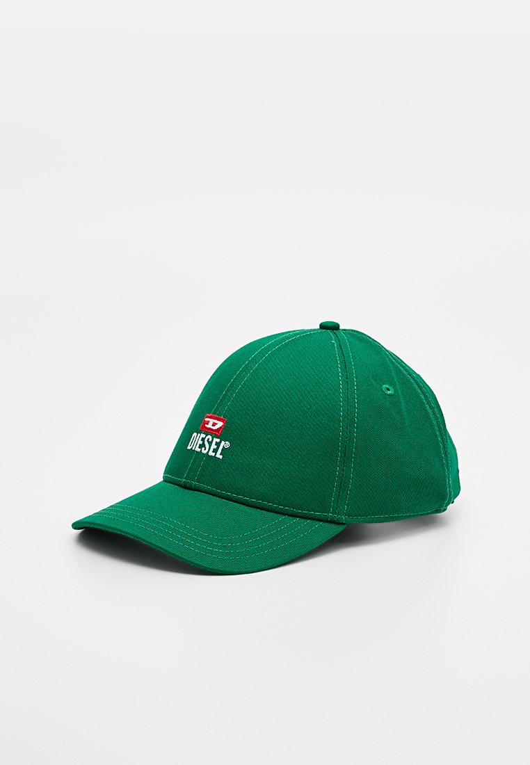 Grüne Baseballkappe aus Baumwolle mit gebogenem Schirm, vorne mit einem roten und weißen "DIESEL"-Logo und tonaler Naht.