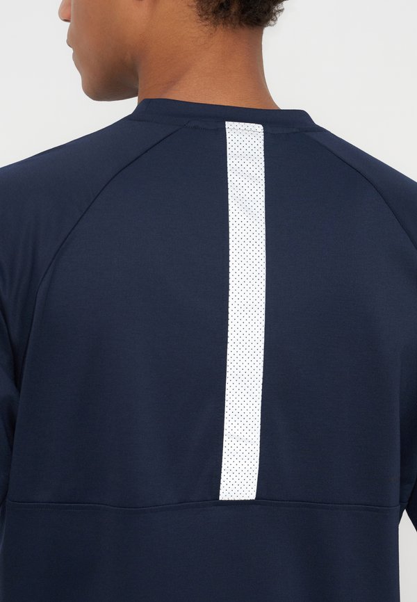 EA7 Emporio Armani