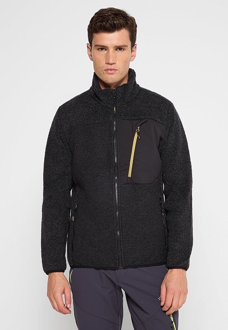 Schwarze Fleecejacke mit Reißverschluss vorne, hohem Kragen und einer schwarzen Stoff-Brusttasche, die durch einen gelben Reißverschluss und Details akzentuiert ist.
