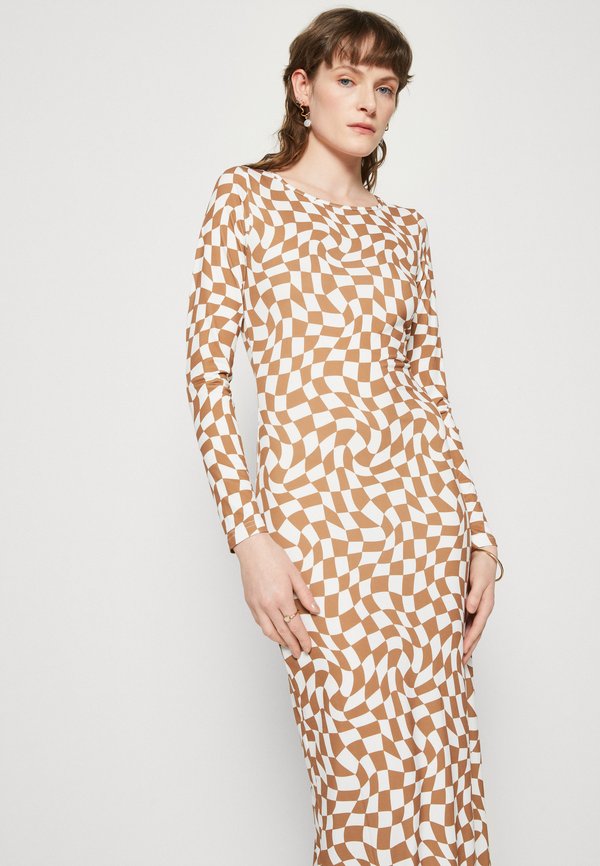 Résumé ROWYRS DRESS
