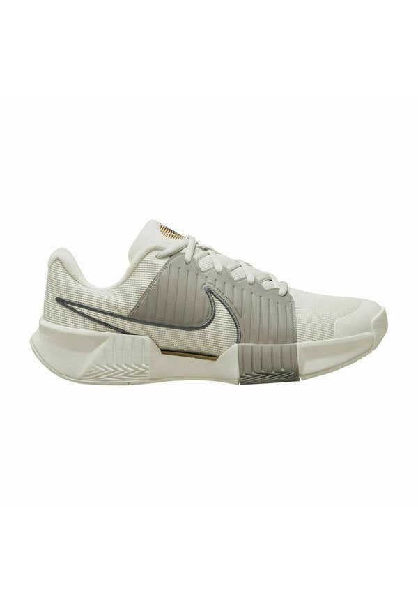 Nike Performance