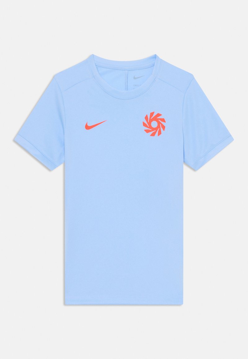 Hellblaues kurzärmliges Sportshirt aus glattem Stoff. Mit orangefarbenem Nike-Logo und spiralförmigem Design auf der Vorderseite. Klassischer Rundhalsausschnitt.