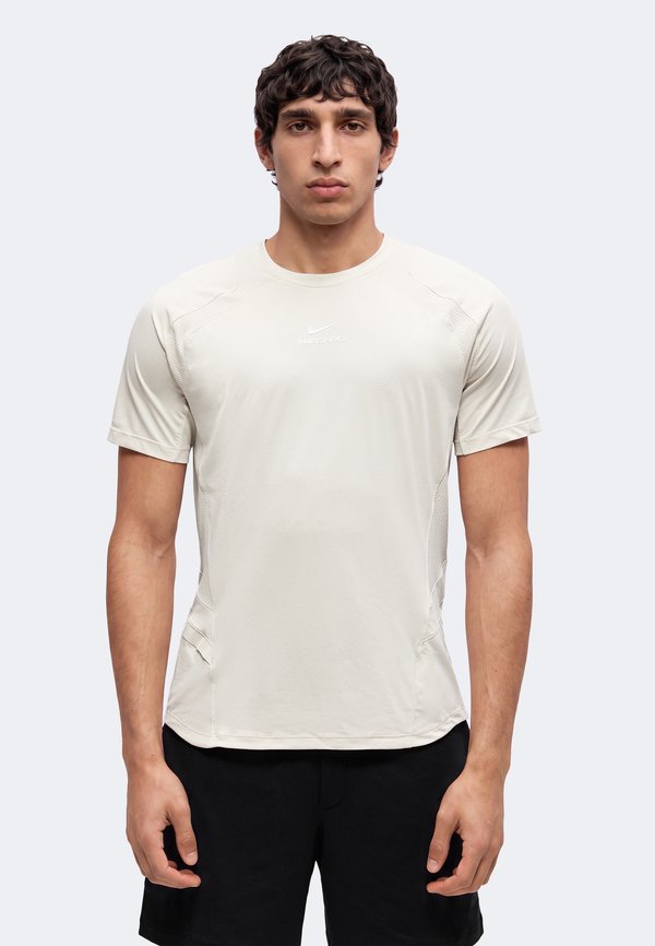 Nike Performance M NP DFADV NPT SS TOP - Sports T-shirt - light orewood brown/light orewood brown/white
