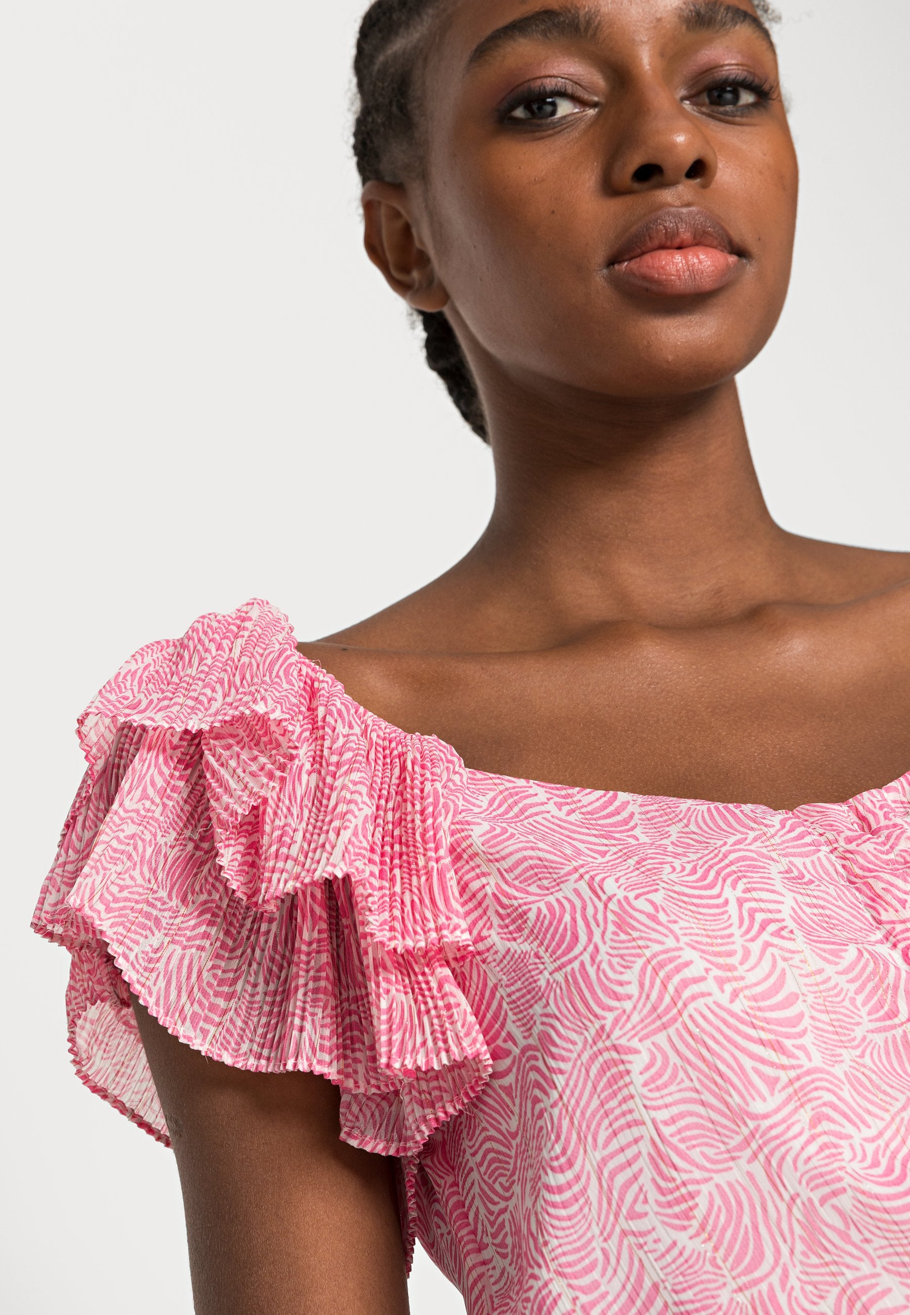 Molly Bracken YOUNG LADIES WOVEN