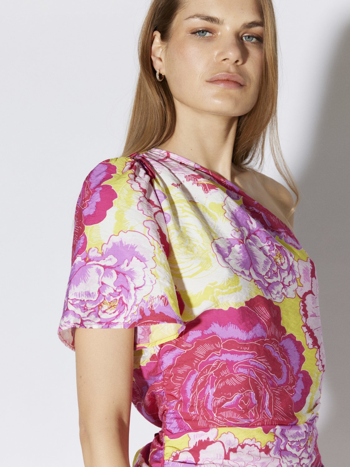 SOMETHINGNEW FLORA ONE SHOULDER DRESS