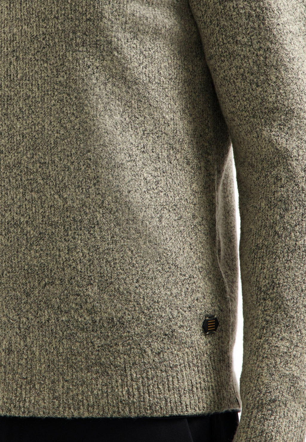 WING COLLAR  Media 7