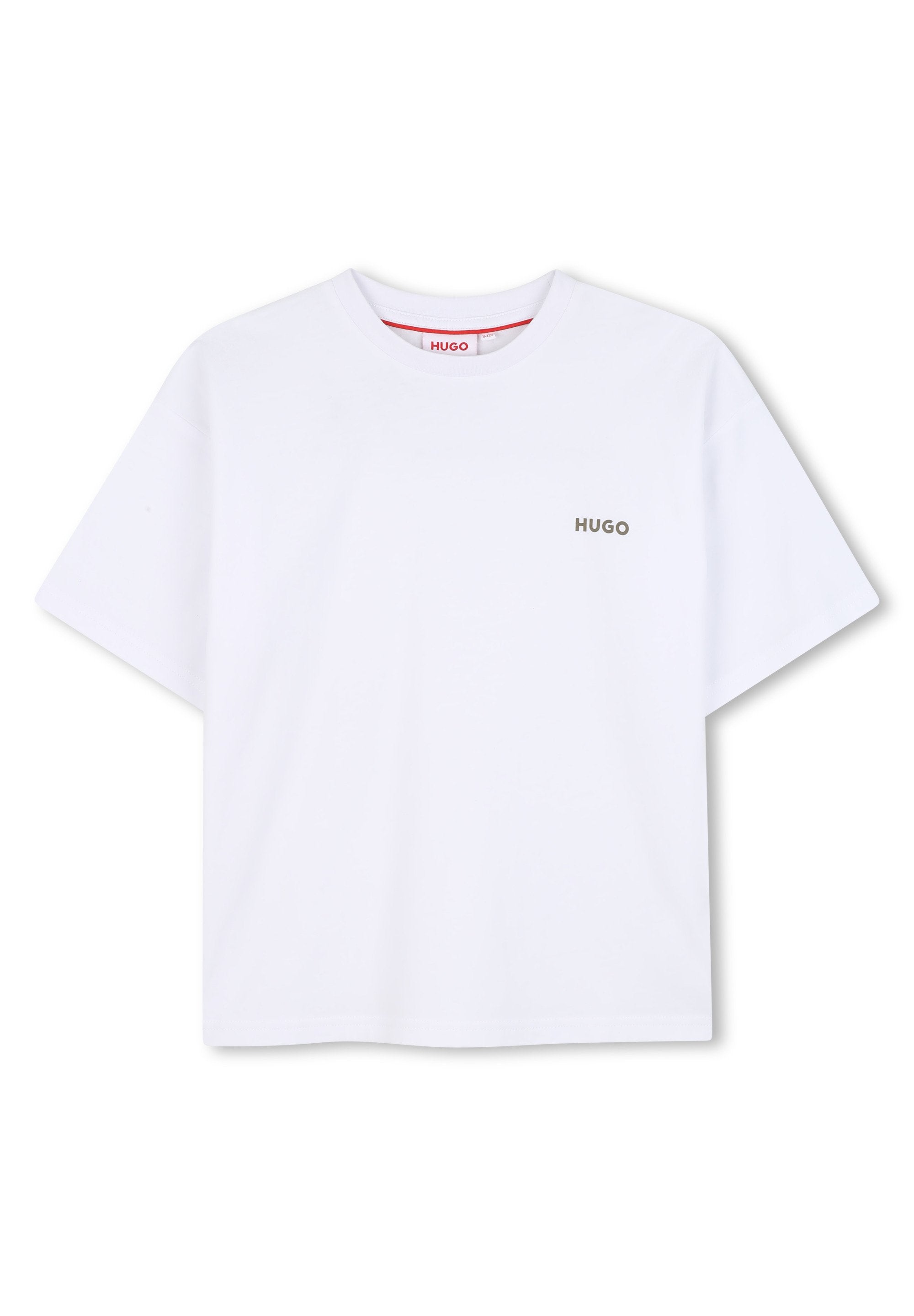 Weißes T-Shirt mit kurzen Ärmeln aus Baumwolle und Rundhalsausschnitt. Auf der Vorderseite befindet sich ein kleines graues "HUGO"-Logo. Glatte Textur.