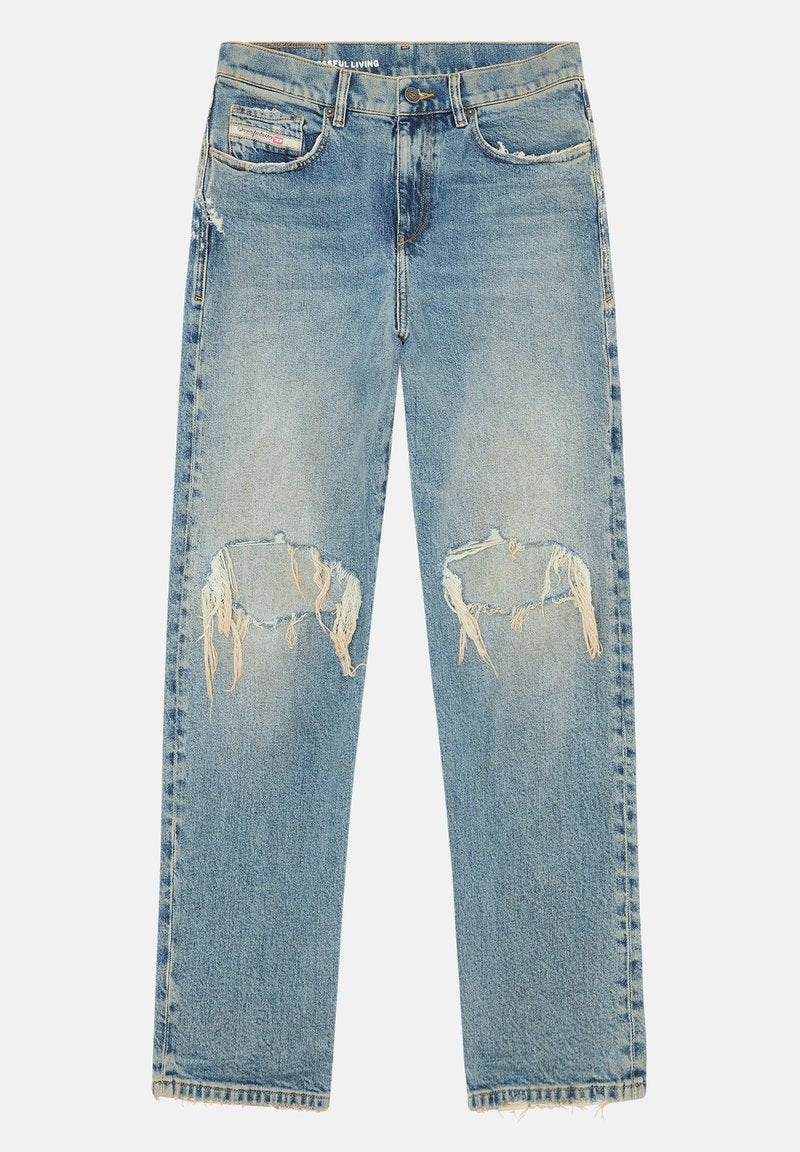 Hellblaue Jeans aus Denim mit geradem Bein. Enthält Abnutzungen und ausgefranste Löcher an den Knien. Klassisches Fünf-Taschen-Design.