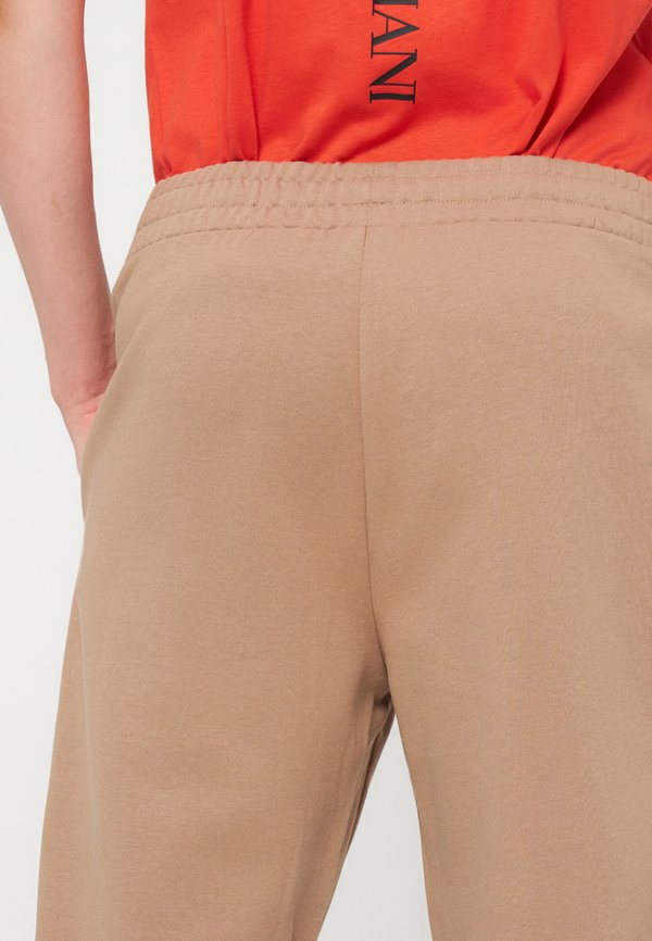 EA7 Emporio Armani