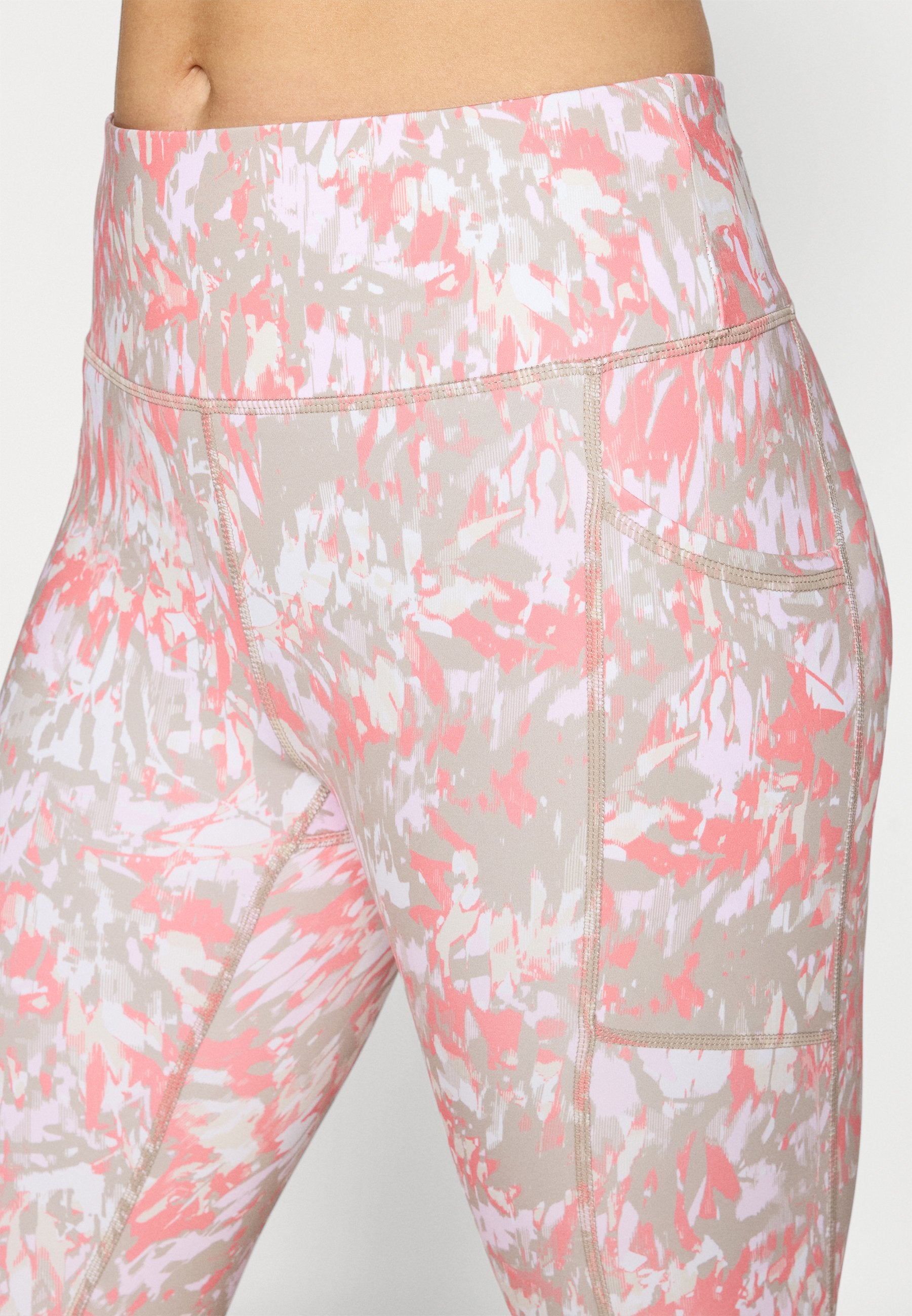 DKNY Sport