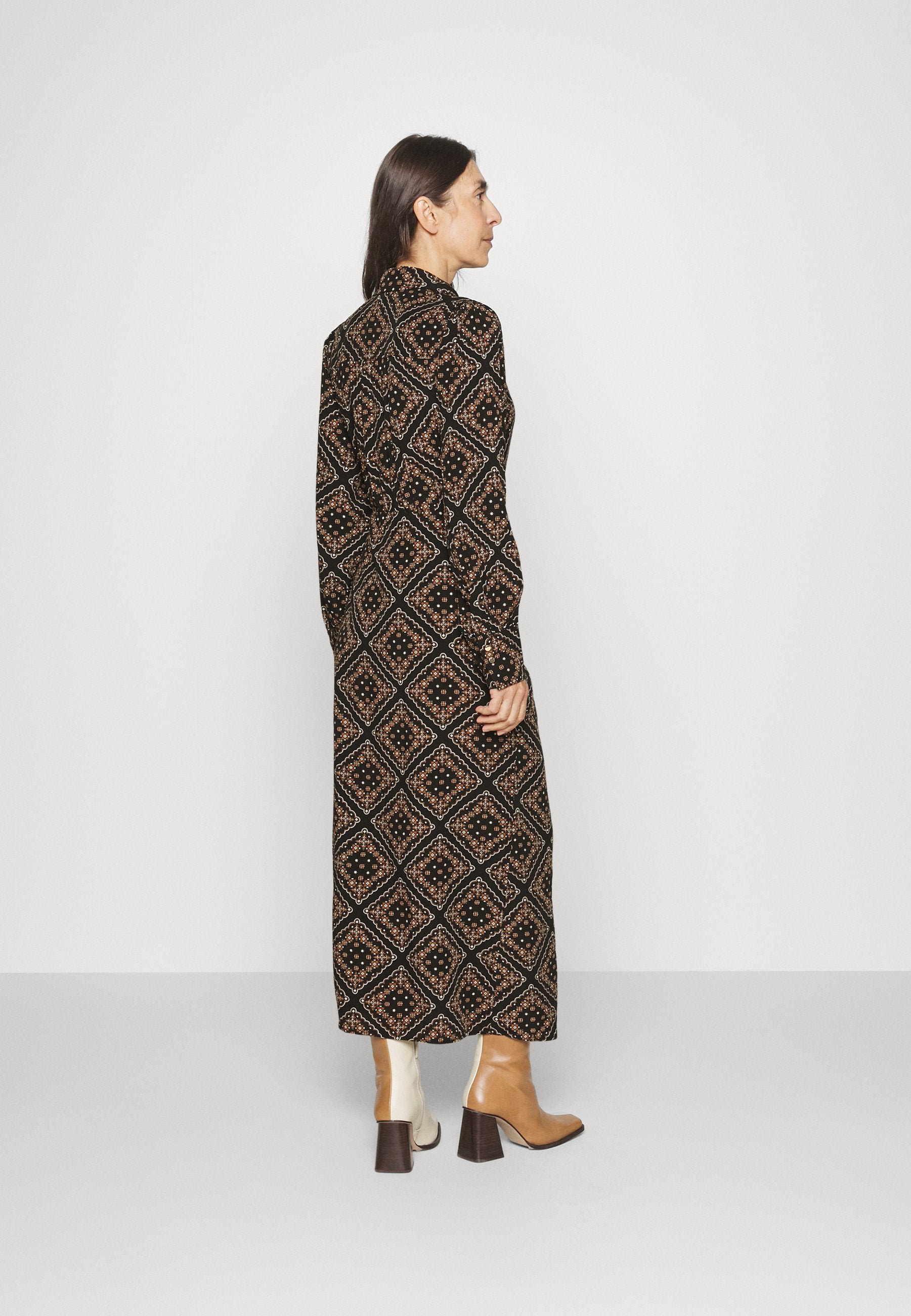 La Strada Unica LSUPENN MIDI DRESS