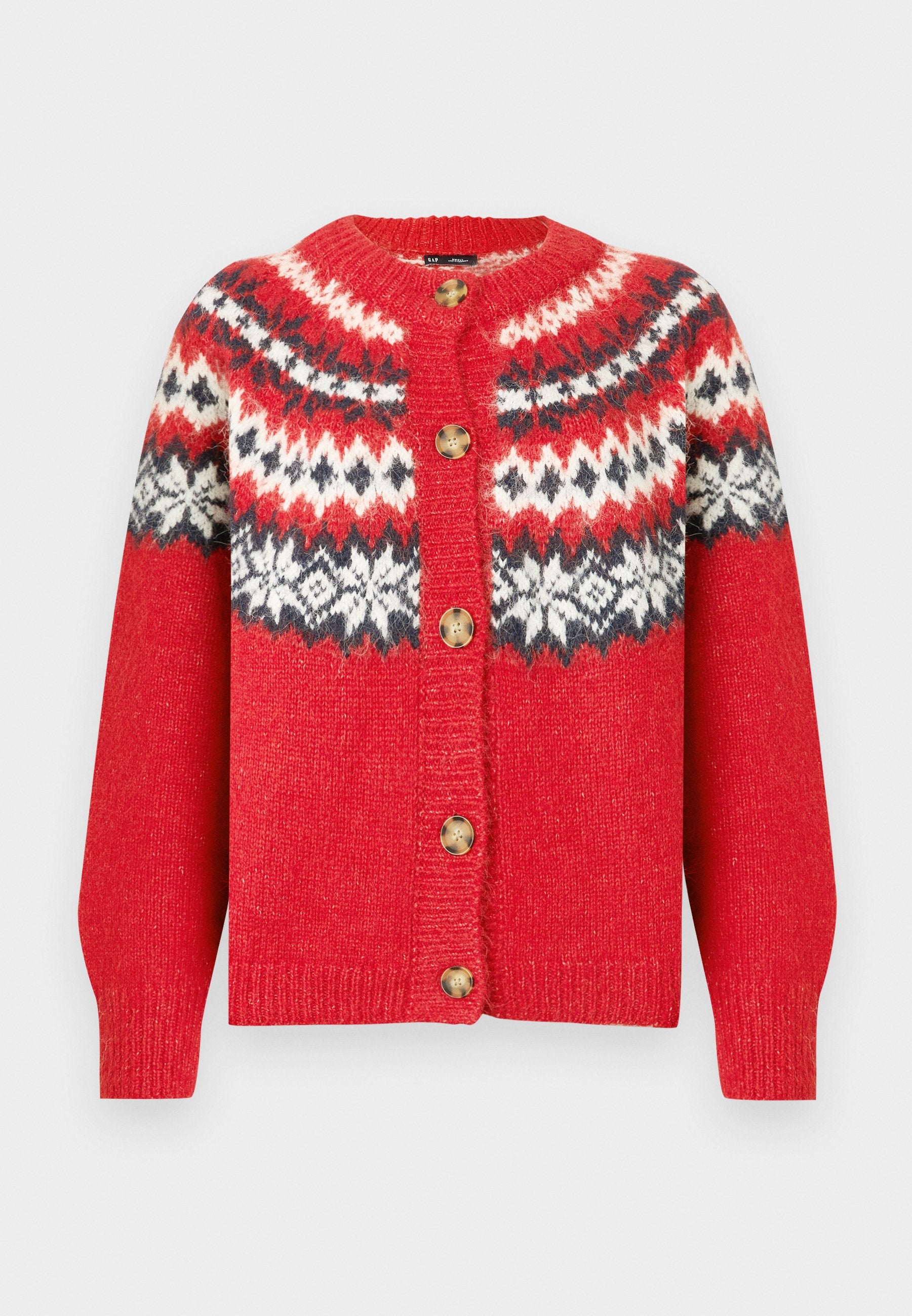 Roter Wollcardigan mit einem gemusterten Joch in Weiß, Schwarz und Dunkelrot, vier Messingknöpfen und gerippten Bündchen. Weiche Textur, lockere Passform.