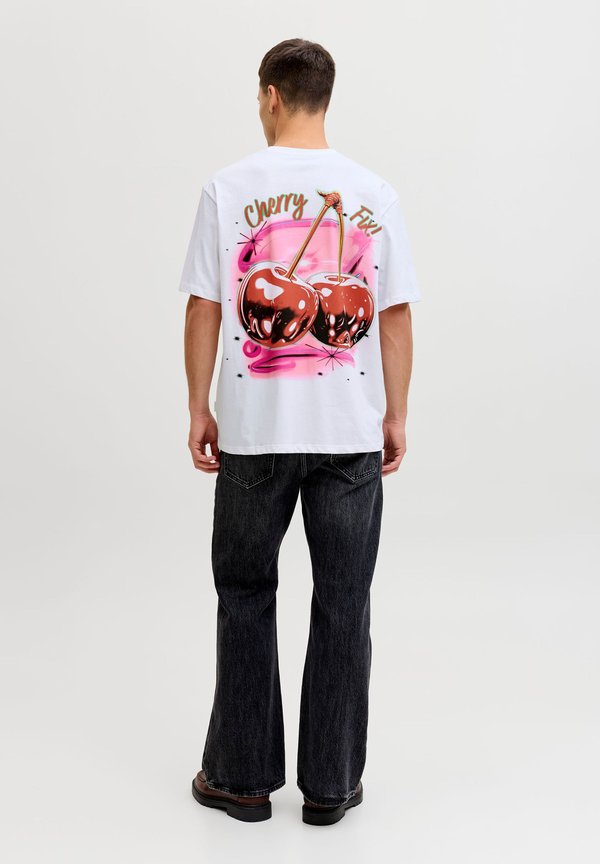Jack & Jones JORAIRBRUSH TEE CREW NECK  - Print T-shirt - bright white detail cherry