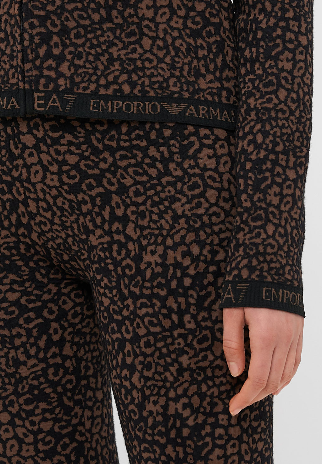 FULL ZIP SET Media 6