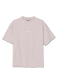 Helles Mauvefarbenes übergroßes T-Shirt mit kurzen Ärmeln, mit kleinem weißen "PEGADOR"-Schriftzug mittig auf der Brust und Rundhalsausschnitt.