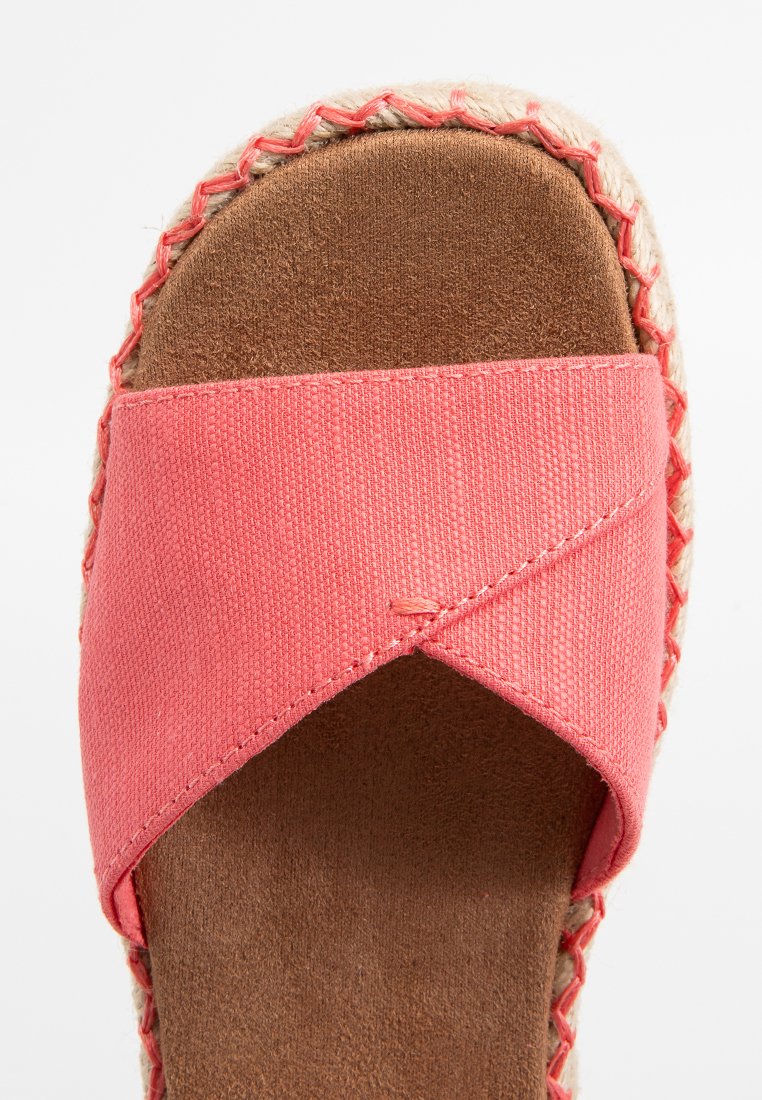 TOMS ABBY