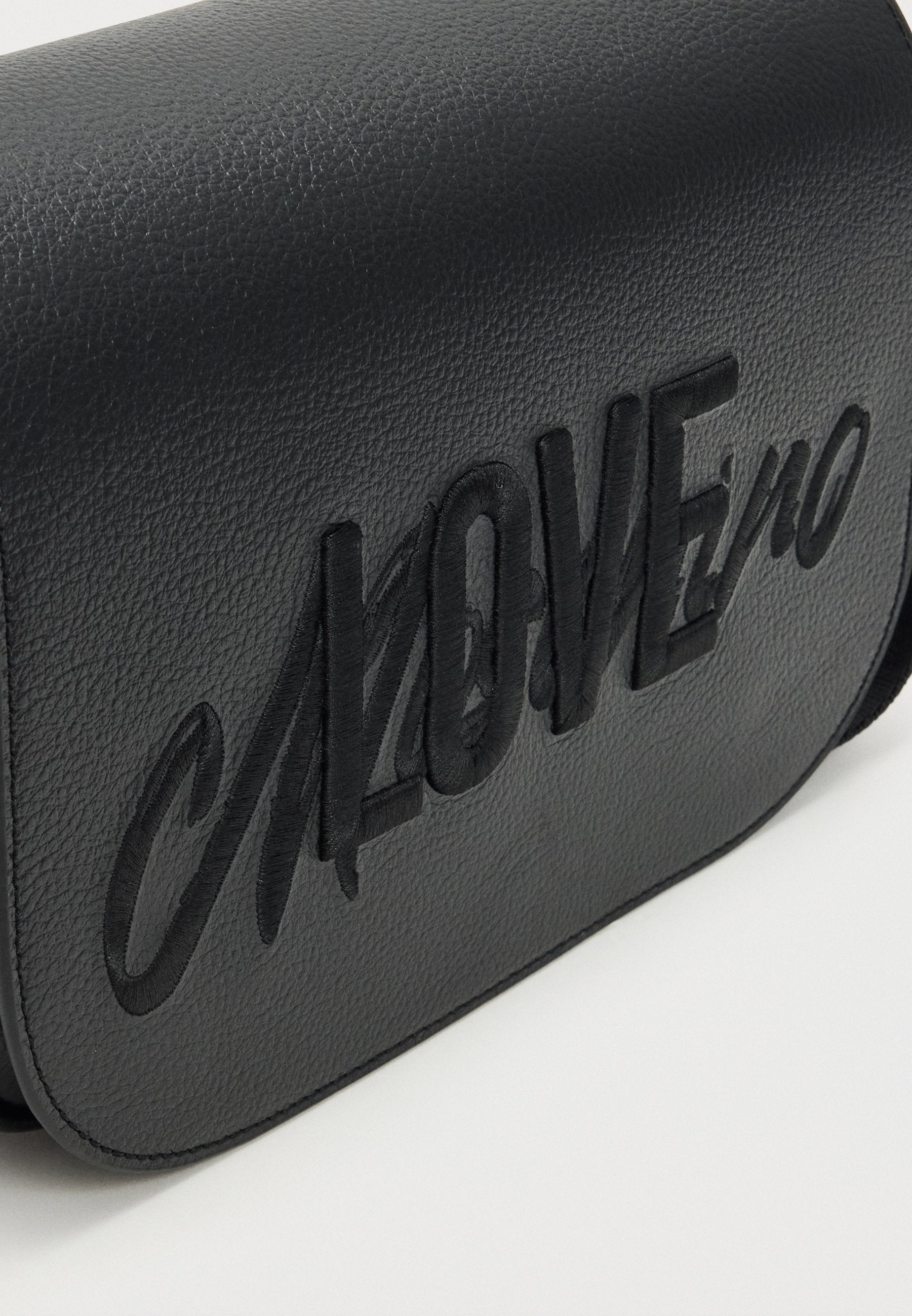 Love Moschino