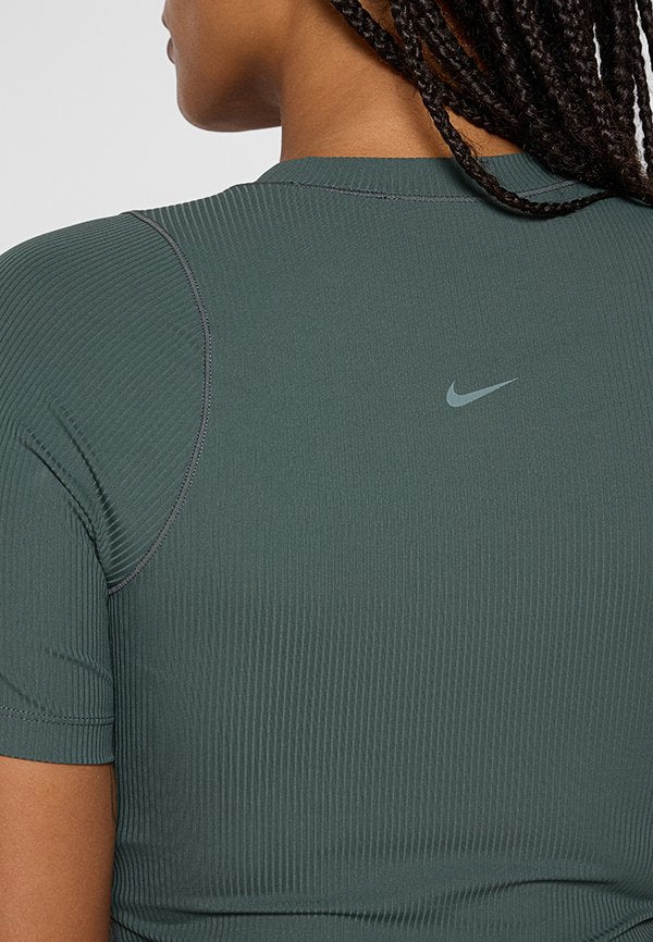 Nike Performance