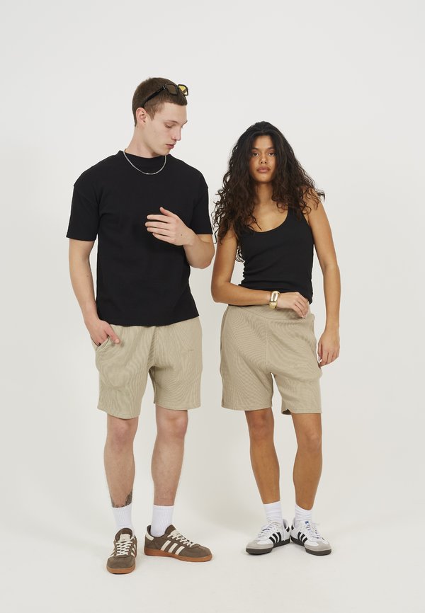 LEGACY STUDIOS UNISEX